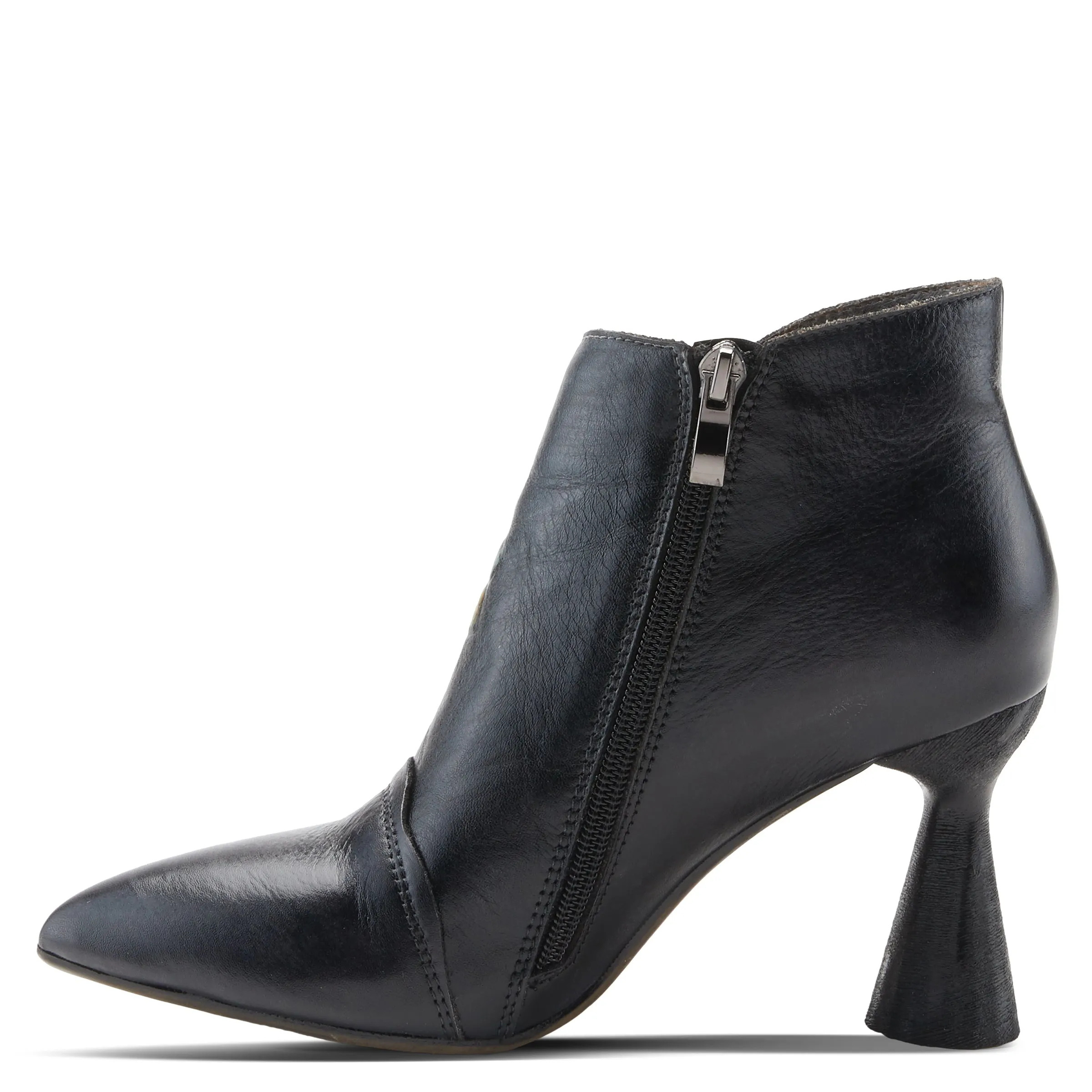 L`ARTISTE COSMOPOLITAN BOOTIES